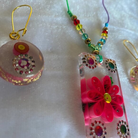 Quilling Love Rainbow Flowers Set - Picture 5 of 6